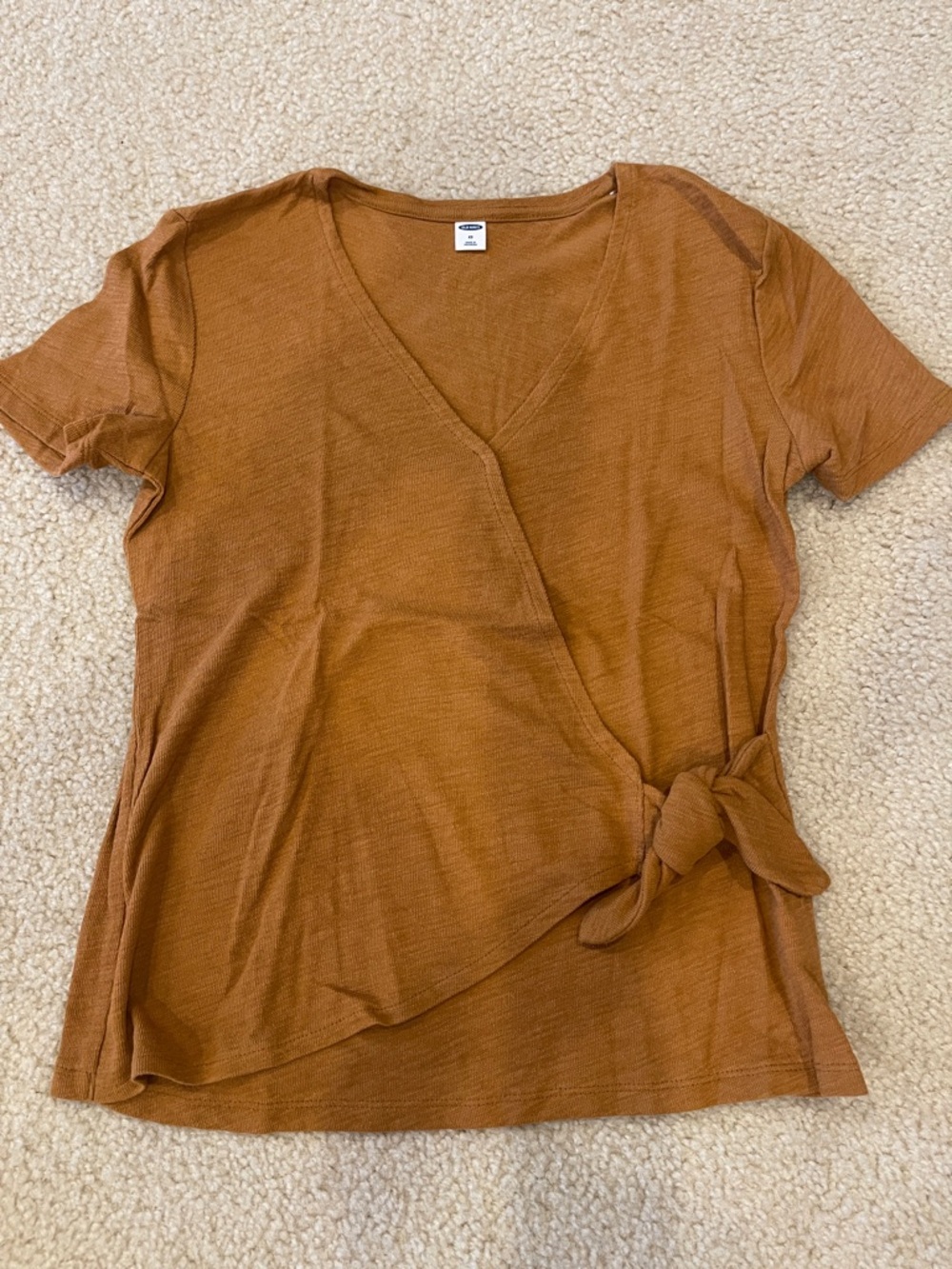 Old Navy Women's Rust Brown short sleeve wrap top
Size XS